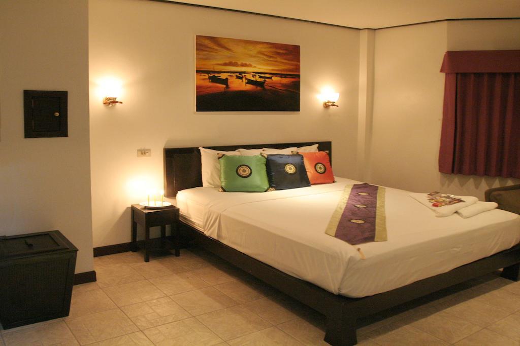 Angus O'Tool's Guesthouse Karon Eksteriør billede