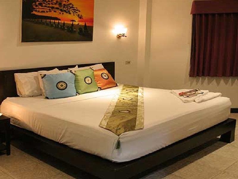 Angus O'Tool's Guesthouse Karon Eksteriør billede